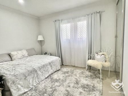 Fully Air-coned 4 Bedroom Townhouse, Ideal for Families or Professionals-Orange Grove Rd, Salisbury - Photo 3