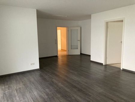 Große 3-Zimmer-Wohnung mit Terrasse im schönem Wohngebiet - Photo 3