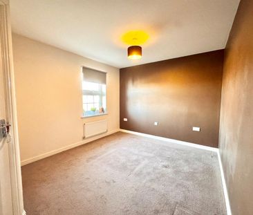 3 bedroom end of terrace house to rent - Photo 3