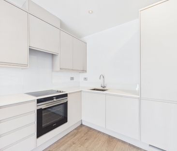 2 bedroom in High Street, Maidenhead - Photo 4