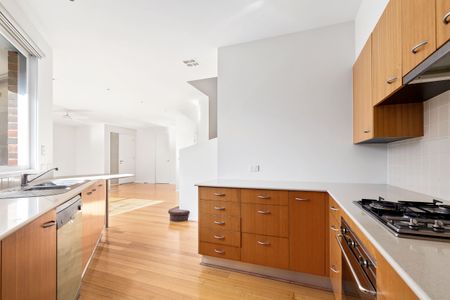 1A Snowdon Avenue CAULFIELD - Photo 2