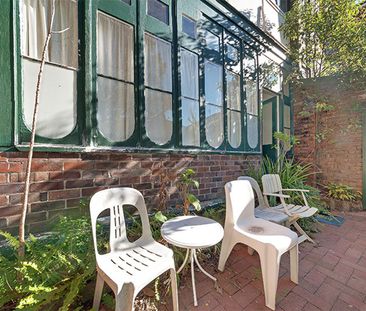 CONVENIENT & AFFORDABLE LIVING CLOSE TO KIRRIBILLI & NORTH SYDNEY - Photo 6