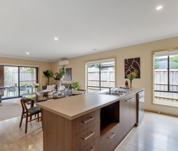 Modern Family Home - Photo 5