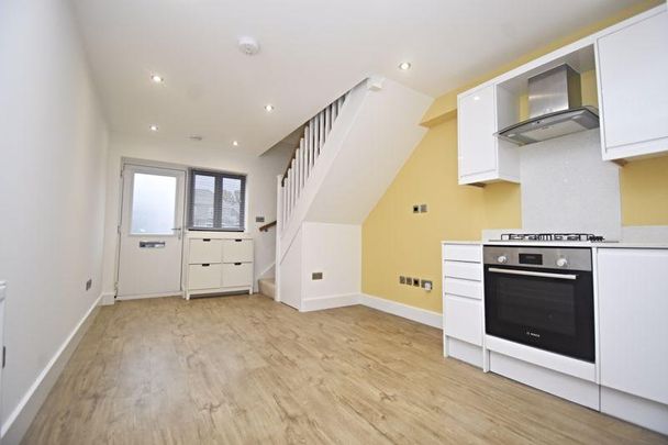 2 bedroom terraced house to rent - Photo 1