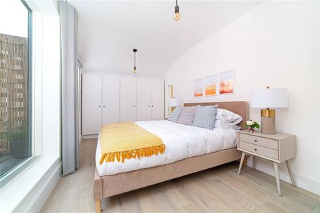 Penrose Mews, Bishops Park, SW6 - Photo 2