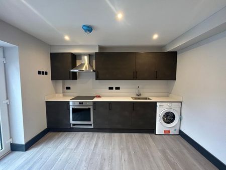 2 Bed Flat, High St, TW3 - Photo 4