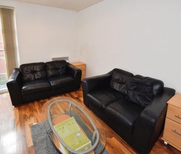 2 bedroom flat to rent - Photo 2