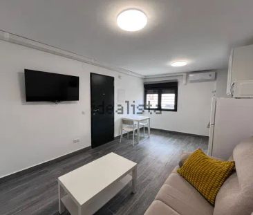 Alquiler de piso en Calle del Escritor Alejandro Barba Segalerva - Photo 1