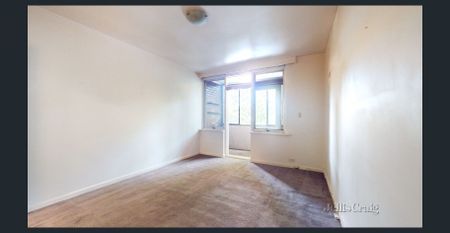 2 Bedroom Apartment with Car Park - Photo 5