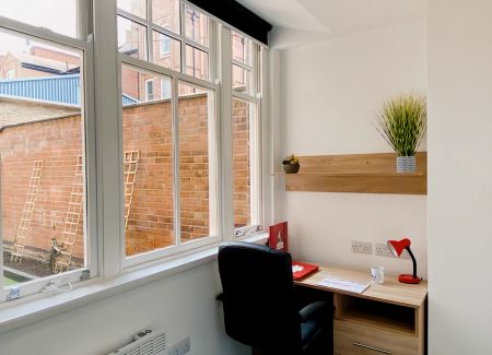 One Bed Flat - Photo 3