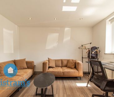 2 bed Flat for Rent - Photo 1