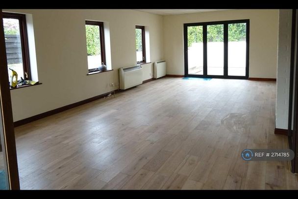 2 bedroom bungalow to rent - Photo 1