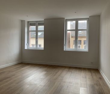 Location Appartement 4 pièces 113m² SARREGUEMINES 57200 - Photo 1