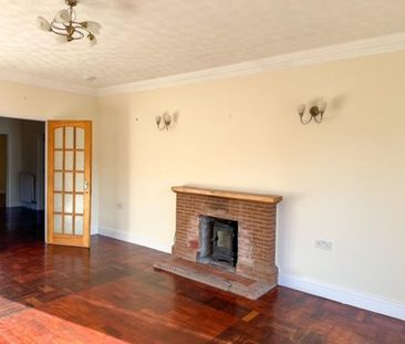4 bedroom detached bungalow to rent - Photo 1