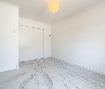 3 bedroom semi-detached bungalow to rent - Photo 5