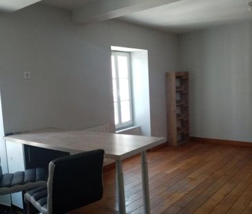 A LOUER APPART T2 MEUBLE - Photo 4
