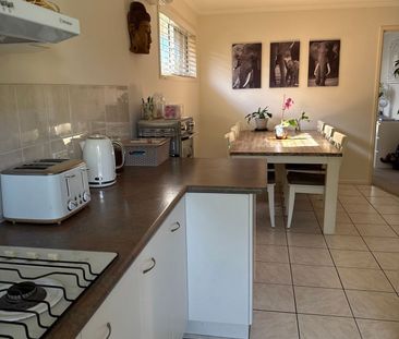 Freestanding 2 bedroom Low-set Villa in Upmarket Complex - Photo 2