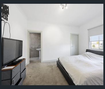 Family home in Quiet Pocket of Sebastopol - Photo 5