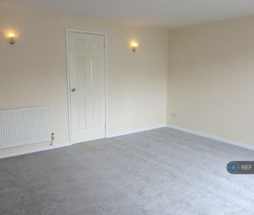 3 bedroom detached house to rent - Photo 3