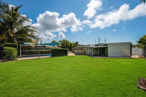 18 Eclipse Street, Rowes Bay. - Photo 1