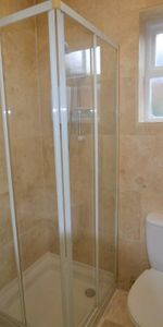 Ground floor flat to rent - Photo 4