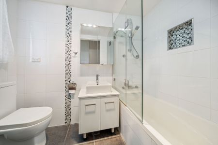 Light Filled updated Two Bedroom - Photo 4