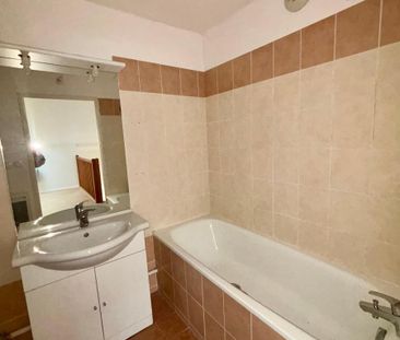 Location Appartement 2 pièces 55m² THONON LES BAINS 74200 - Photo 5