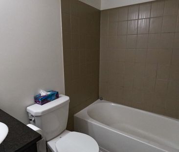 Top Floor 2 Bedroom, 2 Bathroom Unit In Luxurious Rutherford. - Photo 3