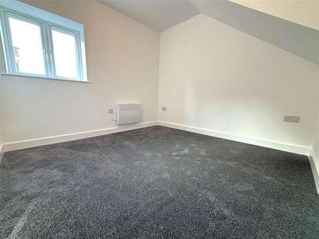 High Street, Gosport, PO12 - Photo 2