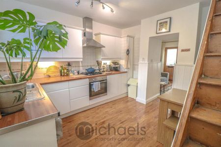 3 bedroom terraced house to rent - Photo 5