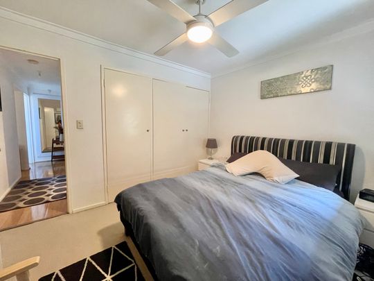 LOW MAINTENANCE 2 BEDROOM VILLA IN A FANTASTIC LOCATION - Photo 1