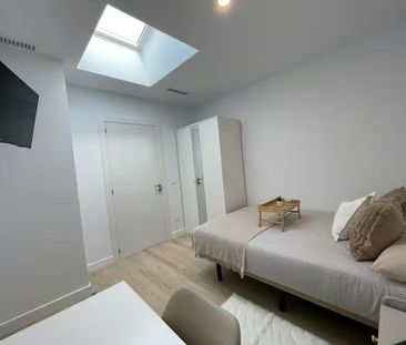 Carrer de Barcelona, El Prat de Llobregat, Catalonia 08820 - Photo 5