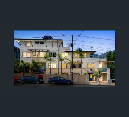 1327/572 St Kilda Road, Melbourne, Vic 3000 - Photo 2