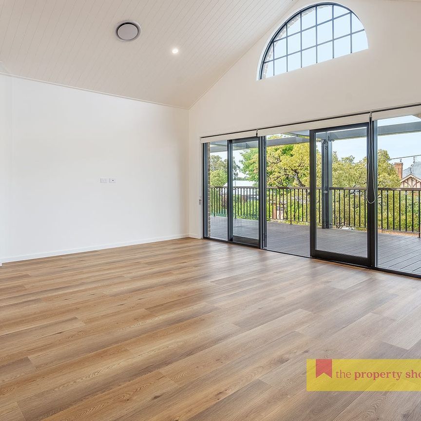 LUXURY LIVING IN THE HEART OF MUDGEE - Photo 1