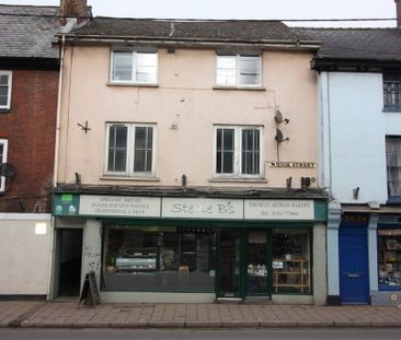 2 bed apartment to rent in High Street, Crediton, EX17 - Photo 4