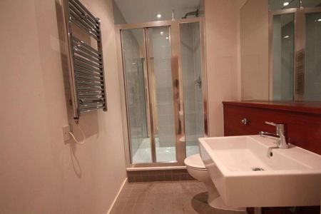 Studio | £410 pw - Photo 5