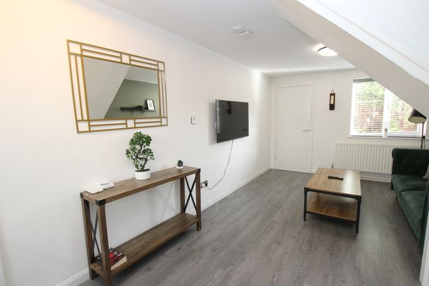 St. Georges Drive, NG2 - Photo 1