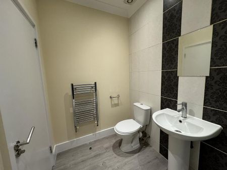 2 bedroom flat to rent - Photo 3
