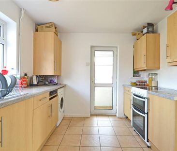 4 bedroom semi-detached house to rent - Photo 2