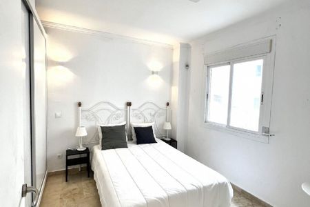 3 Bedroom Apartment For Rent in Puerto Banús, Málaga - Photo 5