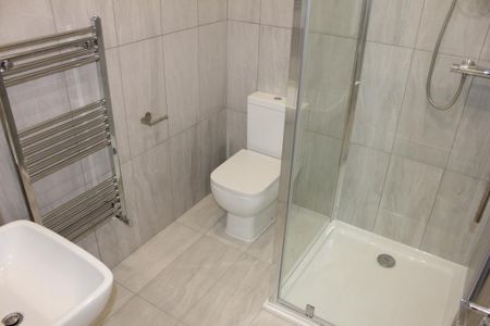 1 bedroom in a house share to rent - Photo 5