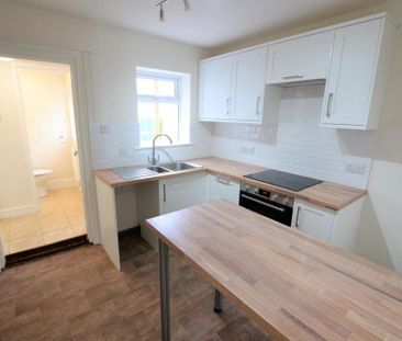 3 bedroom semi-detached house to rent - Photo 6