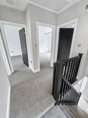 3 bedroom semi-detached house to rent - Photo 4