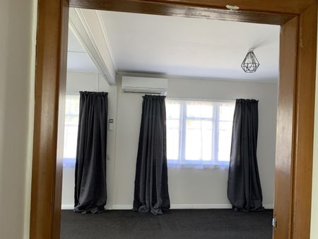 Home Sweet Home close to Richmond - move in before Christmas - Photo 2