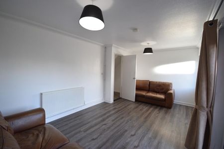 2 bedroom terraced house to rent - Photo 2
