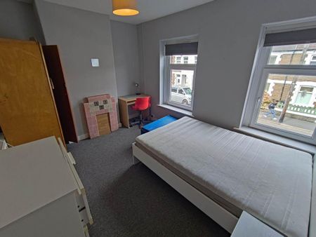 3 bedroom house to rent - Photo 3