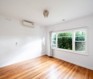 Perfect location, with enviable lifestyle opportunity! - Photo 3