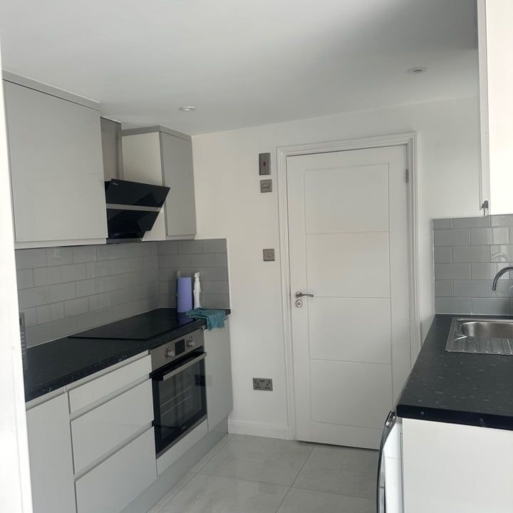 Studio Flat, Park Road, IG1 - Photo 1