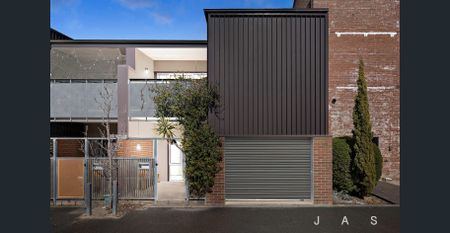 Bright Apartment Living, Walk-To-Everything - Photo 5