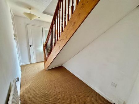 4 bedroom detached house to rent - Photo 2